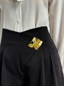 Modelyn Women's Solid Color Metal Buckle Decor Loose Pleated Casual Trousers,Women's Fashion Casual Summer Birthday Women's Clothing Prom Dress Wedding Guest Dress Curve Summer Skirt Concert Clothing Wedding Clothing, Soft Fabric Women's Trousers, Black V-Shaped Waistband Metal Accessories Decoration Matching Fashion And Elegance, Back Zipper Design, Waist Straight Women's Trousers