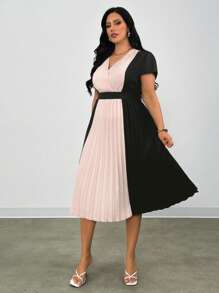 Firerie Plus Size Women's Fashion Romantic Contrast Color V-Neck Pleated Dress - Black - View 4