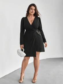 SHEIN Privé Vestido cruzado con diseño de cadena fruncido - Negro - Ver 3