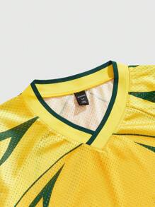 ROMWE MEN Camiseta casual de manga corta con cuello en V y estampado digital de números, estilo preppy de verano para hombre, otoño - Amarillo - Ver 3