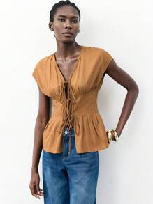 Maija 女式 V 领蝴蝶结前腰收褶棉麻休闲简约波西米亚风格海滩度假上衣，纯色，夏季 - 棕色 - 查看 3