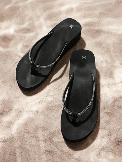 Grefit 时尚百搭水钻装饰坡跟人字拖，纯色厚底人字拖，适合海滩和度假