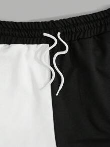 RueChic Pantalones cortos de moda de corte regular con estampado de bloque de color para hombres