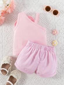 SHEIN Playful Pals 可愛新生女嬰服裝套裝 粉色條紋羅紋短褲 & 優雅花卉細肩帶上衣 夏季生日街拍拍照穿搭 - 粉色 - 查看 3
