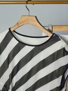 Franclia 2pcs/Set Striped Chiffon Round Neck Short Sleeve Asymmetrical Blouse Set - Apricot - View 3