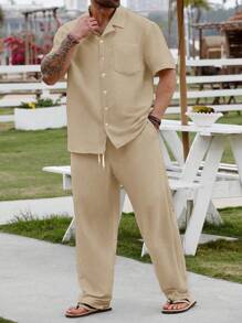 Manfinity RSRT 大码男士纯色简约休闲短袖衬衫和裤子套装 - 杏色 - 查看 3