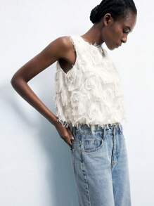 Maija 提花面料圆领荷叶边下摆休闲波西米亚风女式上衣，舒适休闲，适合度假海滩穿着，秋冬季、度假、海滩、巴厘岛度假村、圣诞节派对等场合。