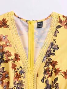 SHEIN PETITE Women's Floral Print Contrast Lace Short Sleeve Vacation Dress - Yellow - View 3