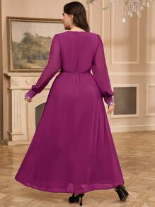 Modelyn Vestido elegante de talla grande con apliques de cristales en un unicolor