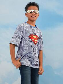 SUPERMAN X SHEIN Tween Jungen Cartoon Superhelden Schwarz-Weiß Zeitungsmuster cooles und stylisches graues Kurzarm T-Shirt