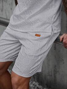 Manfinity CasualCool 男士休闲字母压花T恤和短裤套装，夏季 - 淺灰色 - 查看 5