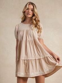 WESTFADE Sommerkleid im Boho-Cowgirl-Stil mit kurzen Puffärmeln, Rüschen, Raffungen und floraler Stickerei, rundem Ausschnitt, Minirock für Strandurlaub