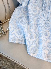 Regalyn Blusa casual veraniega para mujer de talla grande, con diseño de puño y cuello anti-espía, de malla bordada, delicada y dulce, con cintura elástica