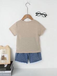 SHEIN 2pcs/Set Baby Boy Casual Versatile Comfortable Round Neck Printed T-Shirt And Denim Shorts Set - Multicolor - View 5