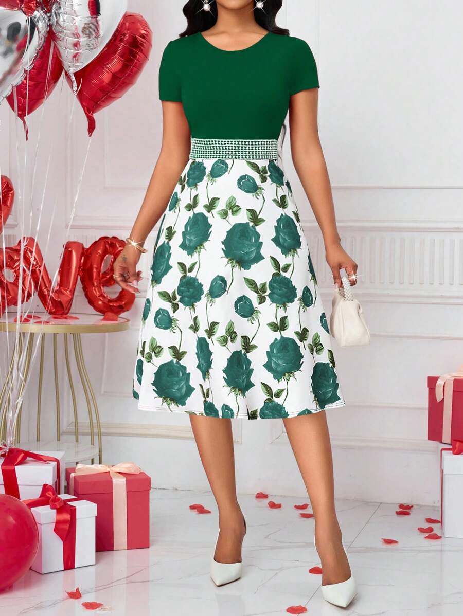 SHEIN Clasi 女士圆领短袖休闲花卉印花连衣裙，情人节优雅之选