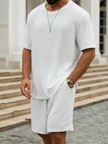 Manfinity Homme Biały luźny krój, krótki rękaw, top i spodenki z elastycznej talii dla mężczyzn, styl vintage, zniszczone, bardzo wygodne czarne spodenki sportowe, pasująca koszulka z krótkim rękawem, stylowy streetwear, odpowiedni na co dzień, dojazdy do pracy, wakacje, świetny prezent dla męża lub chłopaka - Biały - Zobacz 3