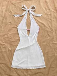 Soleia Vestido mini ajustado con estampado floral de strass falso, escote en V profundo, apropiado para vacaciones, atuendo de verano, estilo bohemio, crochet, lino