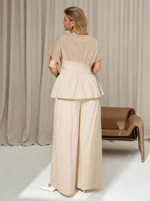 Auralis 大码女装高智商风格双扣可调节收腰百褶衬衫和裤子套装，女式两件套，衬衫套装，休闲夏季套装，度假两件套，两件套夏季套装女士休闲套装 - 杏色 - 查看 2