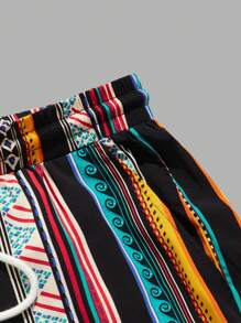 Manfinity VCAY Men Striped & Geo Print Tee & Drawstring Waist Shorts - Black - View 4