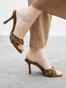 CUCCOO BIZCHIC 棕色 PU 皮革混合金扣装饰 3.5 英寸高跟圆头复古穆勒凉鞋