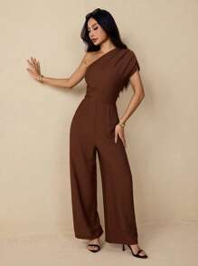 SHEIN PETITE Combinaison sans manches en lin texturé de couleur brune avec design asymétrique. Nouveauté printemps/été 2025, idéale pour les festivals de musique, Pâques, la Saint-Patrick, le style occidental, nomade, les fêtes d'anniversaire, la remise des diplômes, le style campus, les tenues quotidiennes décontractées, les vacances, les croisières, la plage, les bains de soleil, les virales et le style de rue. - Tabac - Voir 6