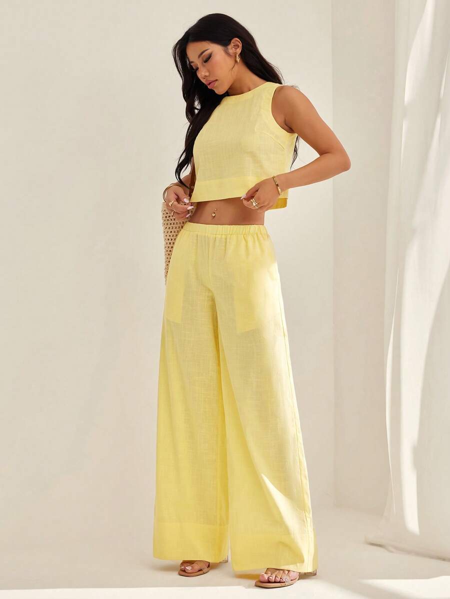 SHEIN PETITE Conjunto casual de 2 piezas para mujer, con top de cuello redondo color amarillo mantequilla sólido y pantalones - Amarillo - Ver 1