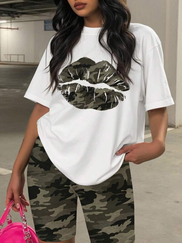 Slaydiva 2pcs/Set Casual Minimalist Camouflage Lip Print Round Neck Short Sleeve Top & Camouflage Pants, Plus Size, Suitable For Summer