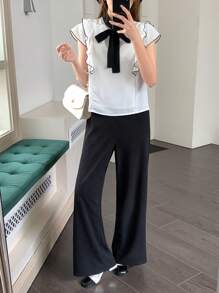 SHEIN 少女法式美学百搭领带褶边袖撞色 V 领白色上衣和优雅正装裤套装 - 黑與白 - 查看 5