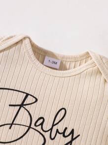 SHEIN 2-Pcs Newborn Baby Boys/Girls Casual Knit Comfortable Letter Printed Solid Color Short Sleeve Jumpsuit & Hat Set, Spring/Summer, 2025 New Year Version, Valentine's Day