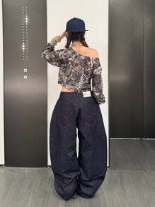 SHEIN Teen Girl Loose Casual Minimalist Comfortable Oblique Shoulder Leaf Graphic Cropped Long Sleeve Sweatshirt - Dark Green - View 3