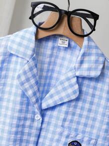 SHEIN Dozemod Kids Tween Boy Simple Patch Pattern Bear Decor Lapel Patch Short Sleeve Top & Loose Casual Woven Shorts 2Pcs Pajama Set;Comfortable, Homely - Baby Blue - View 5