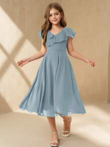 SHEIN 青少年女孩优雅简约时尚 V 领荷叶边无袖高腰中长款纯色雪纺面料蓝色连衣裙，夏季女孩毕业/婚礼花童礼服 - 淺藍色 - 查看 3