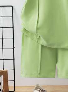 SHEIN Young Boy Loose Fit 2pcs Short Sleeve Casual T-Shirt And Shorts Set With Letter Print, Summer, School, Campus, College Summer Holiday - Lime Green - View 3