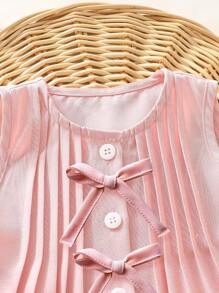 SHEIN Set de 2 piezas de ropa casual para niñas bebé - Top sin mangas con decoración de volantes y lazo, y pantalones largos de cintura elástica, cómodo para primavera/verano/otoño, adecuado para usar en casa y al aire libre - Rosa - Ver 6