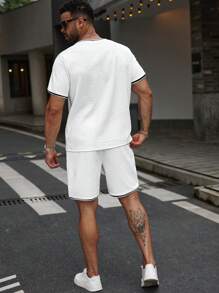 Manfinity Homme Bộ áo thun ngắn tay cổ tròn và quần short cỡ lớn dành cho nam. - trắng - Xem 5