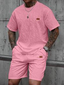 Manfinity CasualCool 2 件男士休闲字母压花短袖 T 恤和短裤套装，夏季 - 粉色 - 查看 3