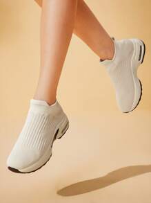 CUCCOO BASICS Nouvelle arrivée Chaussures de marche légères et respirantes pour femmes à enfiler avec semelle à coussin d'air. Chaussures de sport polyvalentes et tendance. Chaussures décontractées pour Noël, l'automne, le Nouvel An, la Saint-Valentin, en blanc