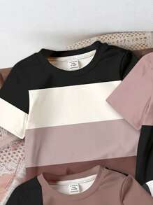 SHEIN 4 件套男童休闲舒适短袖 T 恤，适合春夏季