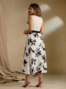 Flirla Große Größen Damen Einfarbiges Kontrast Blumenmuster Quadratischer Ausschnitt Ärmellos Passform & Ausgestelltes Lässig Urlaub Elegantes Maxikleid - Aprikosenfarben - Übersicht 2