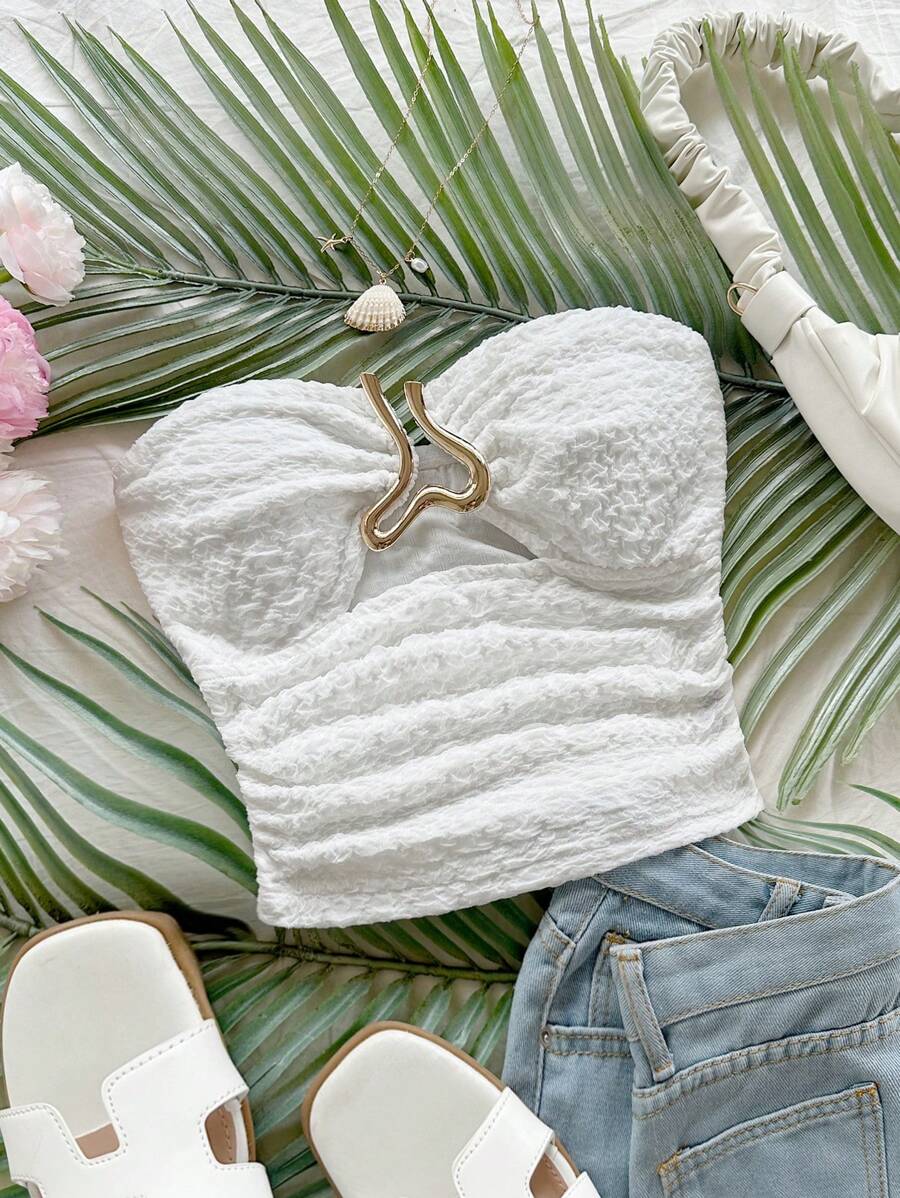 Soleia Plus Size Women Knitted Texture Strapless Crop Top With Hollow Out Heart Shaped Metal Buckle Decor, Fitted Slim Silhouette, Suitable For Party, Date, Afternoon Tea, Beach Resort, Music Festival, Carnival,Going Out Tops White Tube Top White Bandeau Top White Strapless Top Summer Tube Top White Textured Tube Top - White - View 1