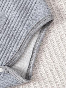 SHEIN 男婴提花针织Polo领短袖连体衣，童装，婴儿服装，适合外出、聚会、夏季穿着，男女宝宝通用款 - 淺灰色 - 查看 6