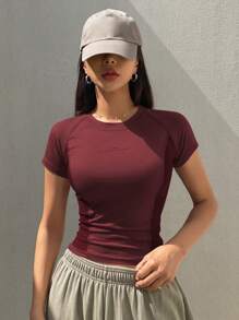 DAZY Kaos Lengan Pendek Encore Red Slim Fit Athletic Splice untuk Wanita - Burgundy - View 6
