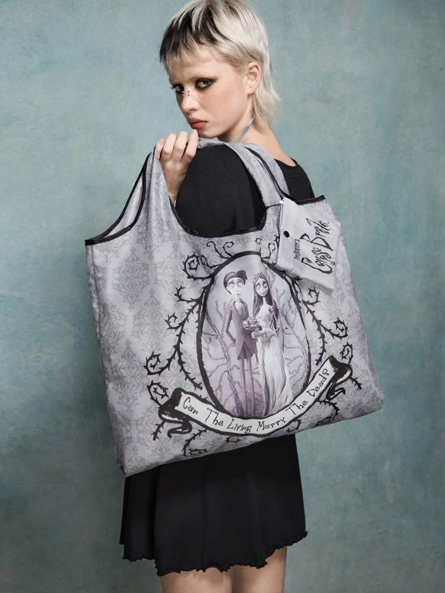 Corpse Bride X SHEIN 可重复使用可折叠RPET字母图案购物袋，适合婚礼、情侣等场合，也可作钱包使用，完美搭配精致派对和哥特风装扮，是送给女性的最佳礼物，与女士服装完美搭配，也是情人节的理想之选。 - 灰色 - 查看 1