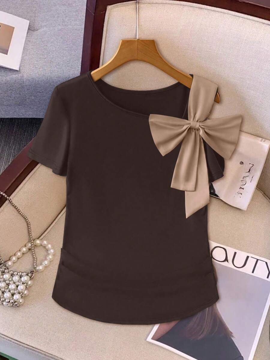 SHEIN Unity بلوزة نسائية قصيرة الأكمام مع فتحة في الكتف وعقدة فراشة، صيفية - بني - مشاهدة 1