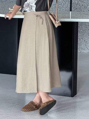 Dazy Kids تنورة بسيطة بعقدة أمامية للفتيات المراهقات باللون السادة، ملابس كاجوال للاستخدام اليومي