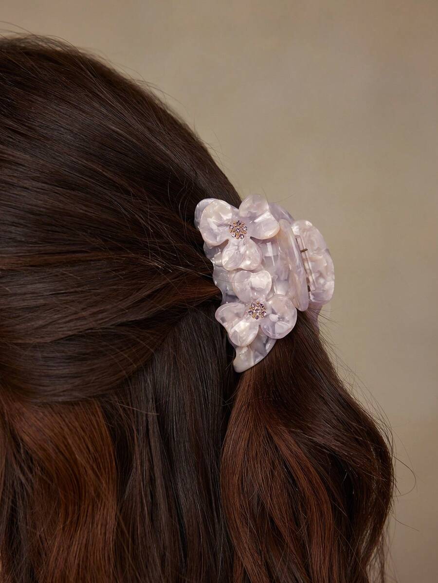 MOTF PREMIUM RHINESTONE DETAIL STEREO FLORAL HAIR CLAW - Purple - View 1