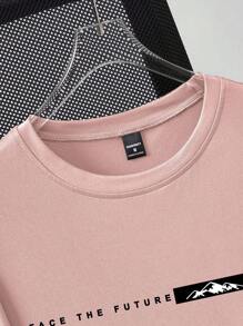 Manfinity Homme maglietta casual da uomo slim fit a maniche corte con scollo tondo, con slogan e stampa di montagne, per l'estate