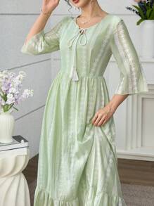 Yasmyna Vestido árabe de mujer con mangas 3/4 y bajo acampanado