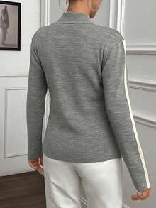 EURMUSE Suéter de punto de cuello alto minimalista para mujer con rayas de contraste - Gris Claro - Ver 2