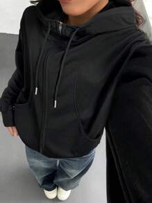 SHEIN EZwear 女士休闲黑色前拉链长袖连帽卫衣，带口袋，适合毕业季、返校季、毕业典礼、教师装、秋冬季返校季穿着。 - 黑色 - 查看 1